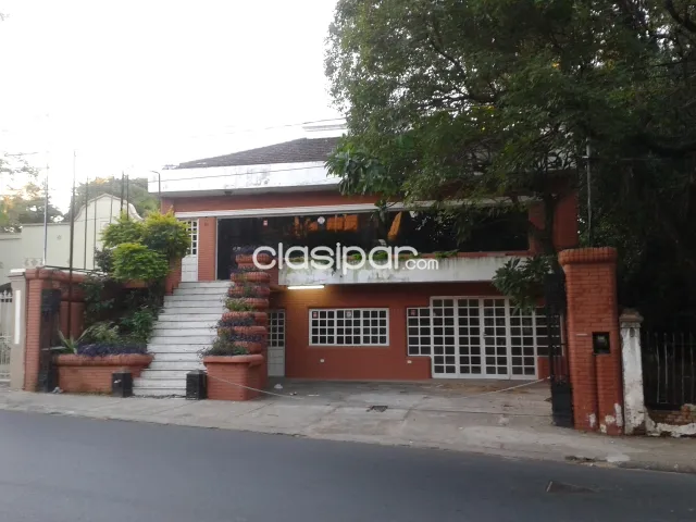 IDEAL PARA INVERSIONISTAS! Casa en oferta sobre España, zona ANDE. Terreno de 1.300 M2 — foto 2