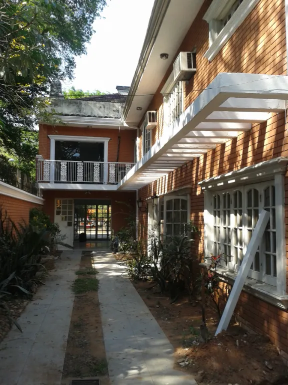 IDEAL PARA INVERSIONISTAS! Casa en oferta sobre España, zona ANDE. Terreno de 1.300 M2 — foto 3