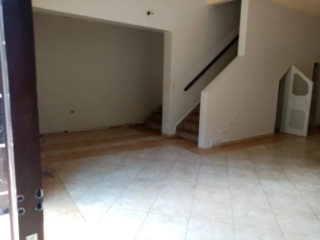 Salón comercial — foto 2
