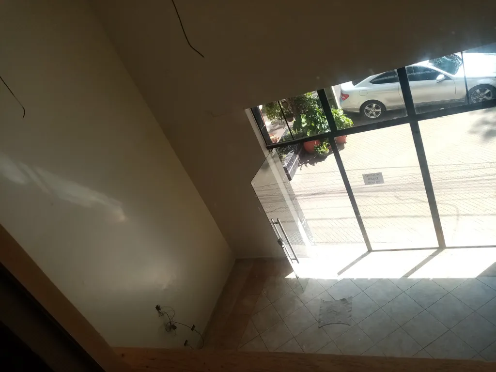 Salón comercial — foto 3