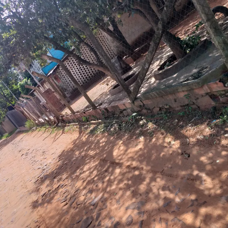 VENDO TERRENO CON CASA A REFACCIONAR!! — foto 3