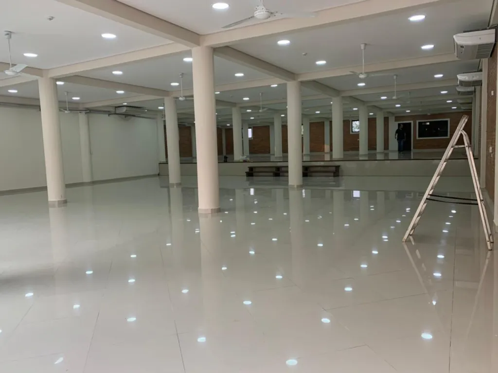 ALQUILO SALON EN AREGUA COD 3657 — foto 2