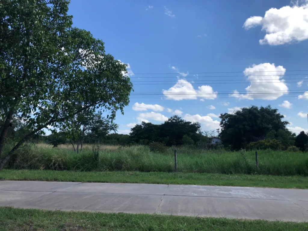 IMPORTANTE TERRENO SOBRE LA DOBLE AVENIDA PRINCIPAL! — foto 2