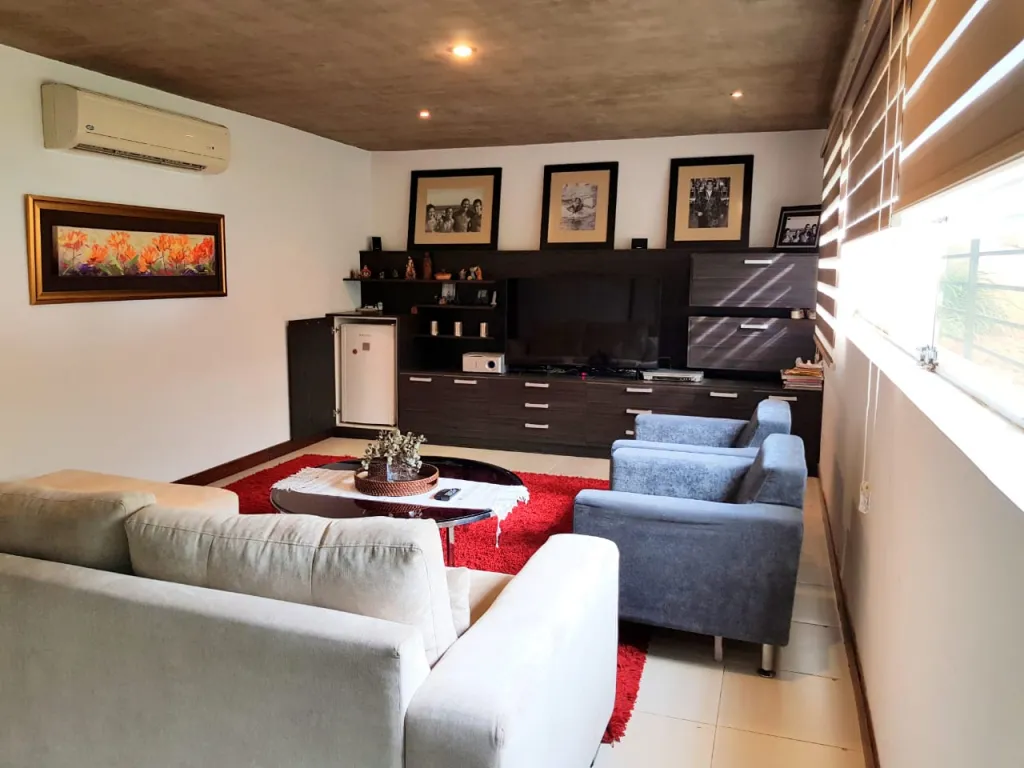 VENDO HERMOSA RESIDENCIA MINIMALISTA EN MBURUCUYA — foto 3