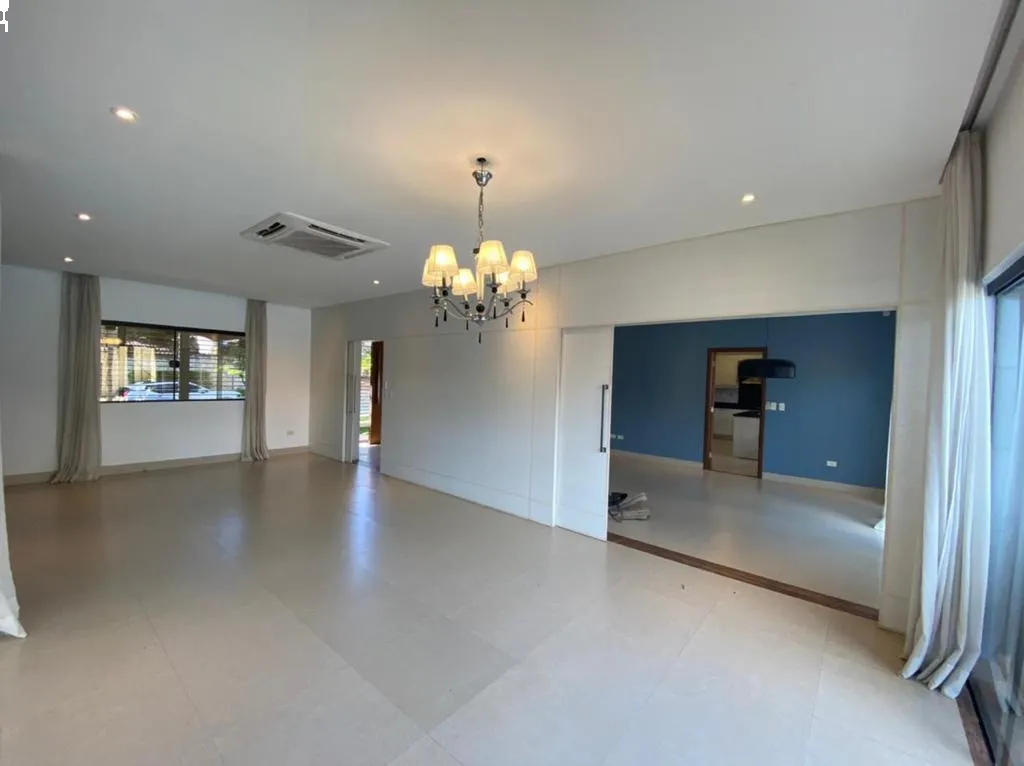Moderna Residencia en Alquiler en Barrio Jara A pasos de la Universidad Americana. — foto 2