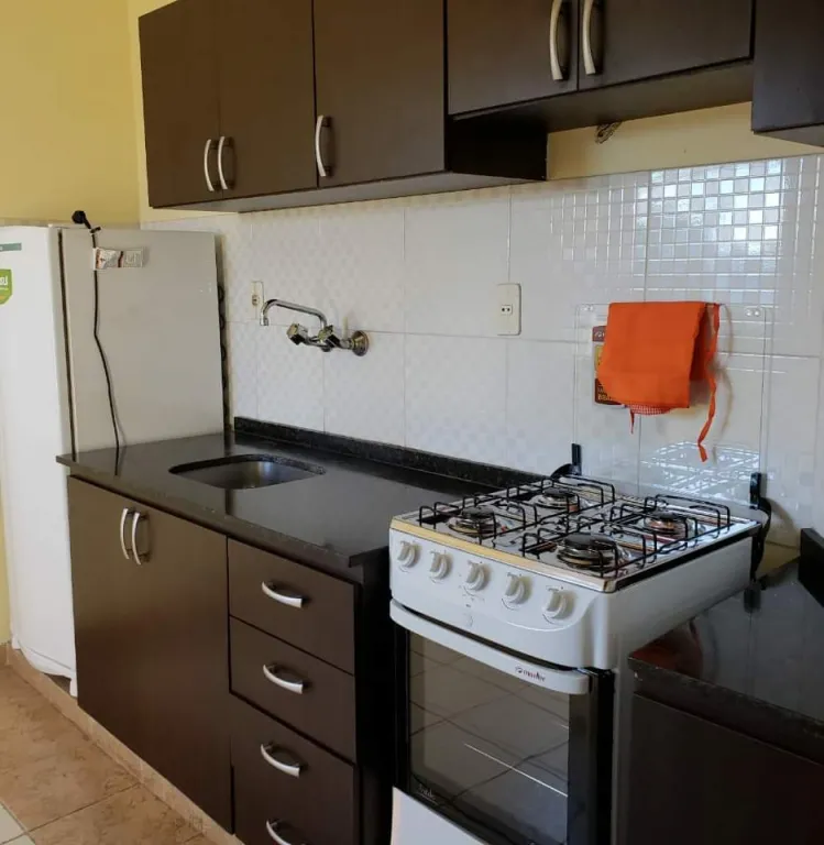 ALQUILO DEPARTAMENTO AMOBLADO EN EL CENTRO DE LUQUE POR DIA, MES O AÑO — foto 2