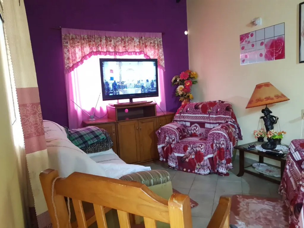 VENDO HERMOSA CASA EN ITAUGUA A 3 CUADRAS DEL SUPER STOCK — foto 3