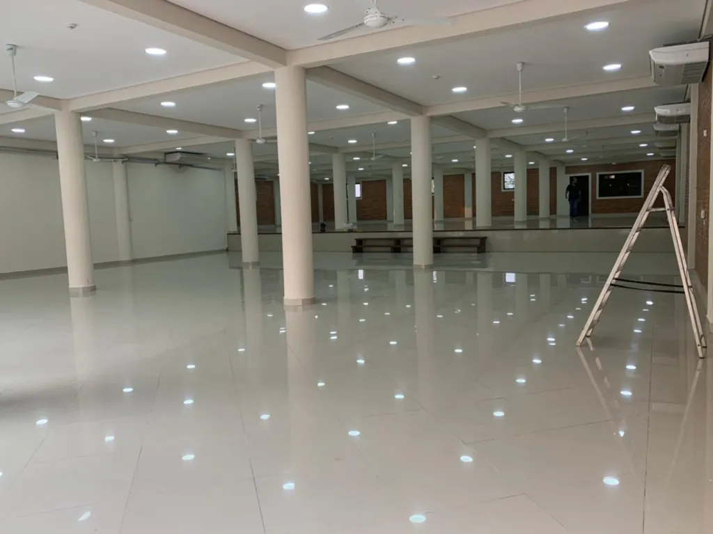ALQUILO SALON EN AREGUA COD 3657 — foto 2