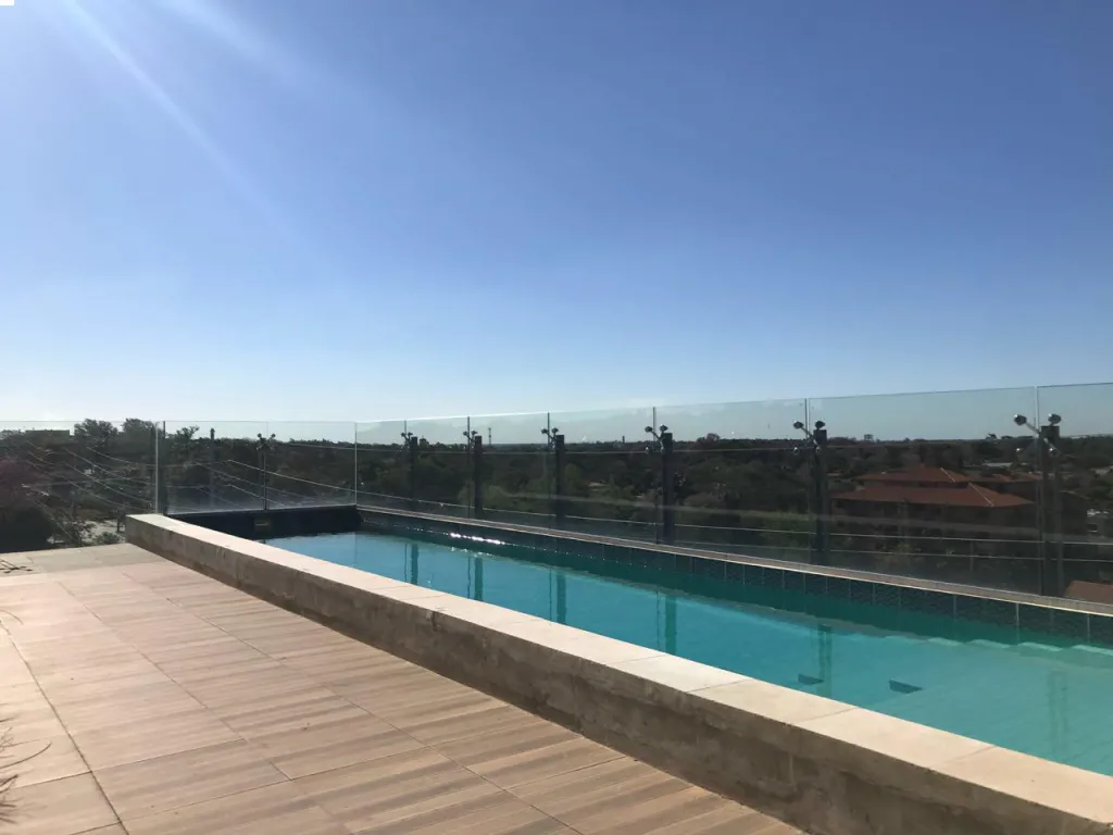 En venta departamento de 2 dormitorios en suite zona Primer presidente — foto 2