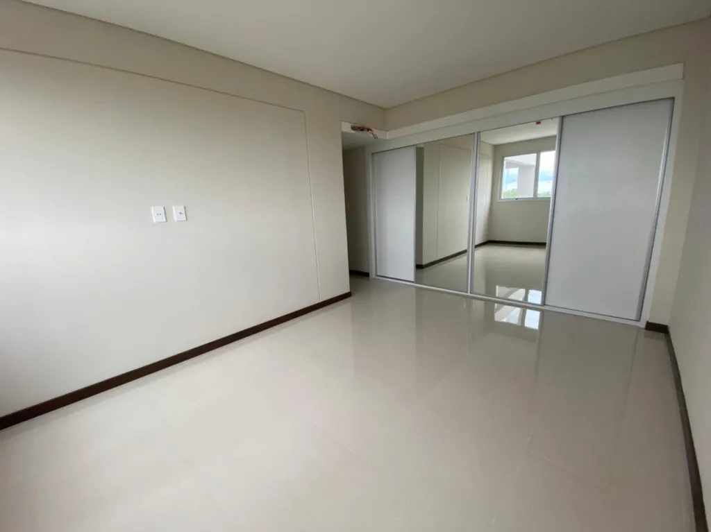 Vendo amplio dpto Mburucuya — foto 2
