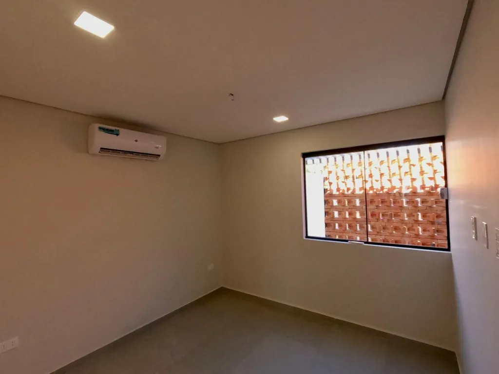 VENDO HERMOSO DUPLEX EN MARIANO ROQUE ALONSO — foto 3