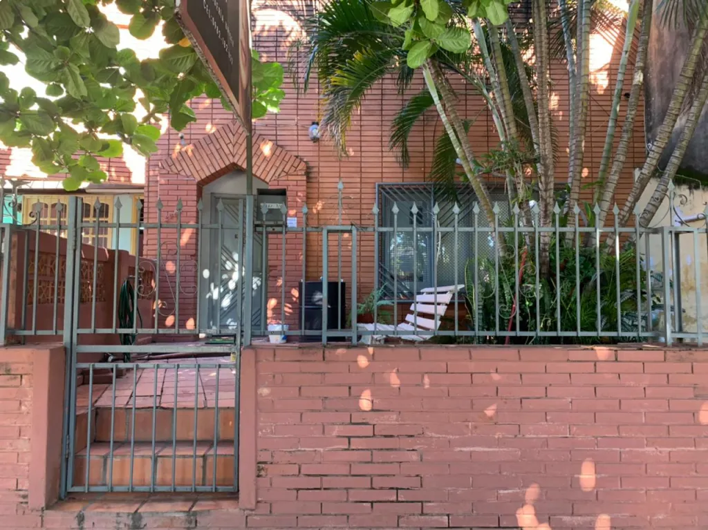 SE VENDE CASA EN BARRIO Bernardino Caballero — foto 3