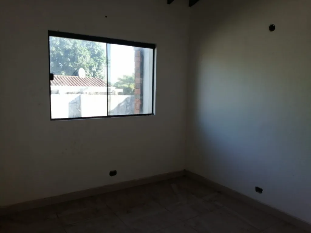 VENDO CASA EN ÑEMBY BARRIO LAS LOMITAS COD 3537 — foto 3