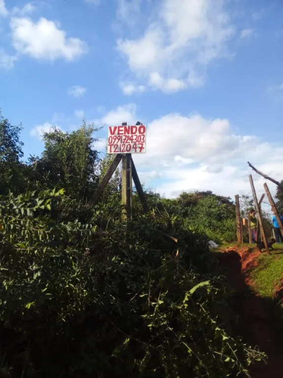 VENDO PROPIEDAD EN LUQUE A 2 CUADRAS DE RAKIURA DE 1.386 M2 — foto 3