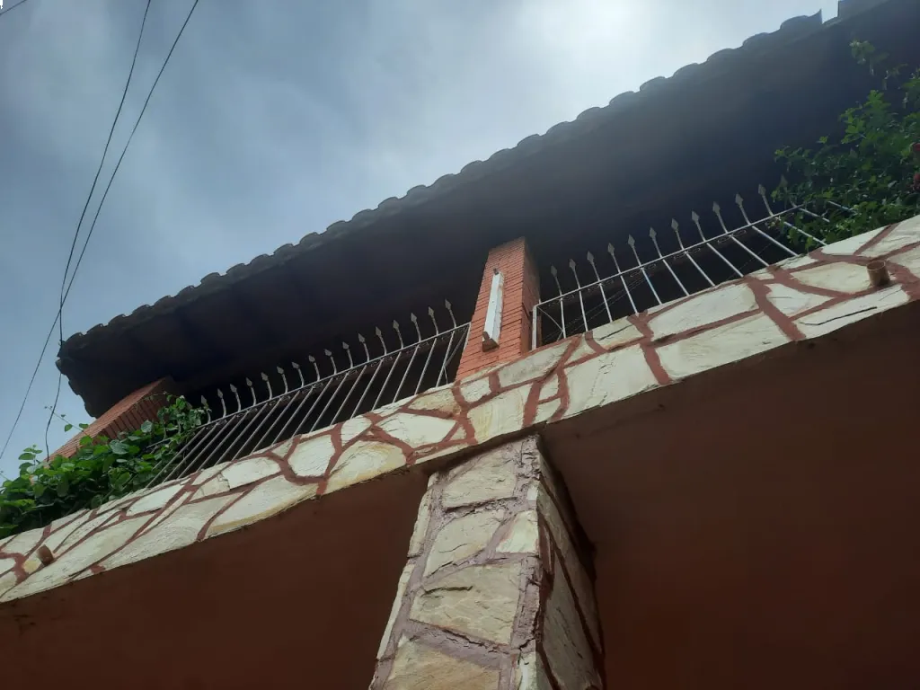 CASA EN EXCELENTE UBICACIÓN — foto 3