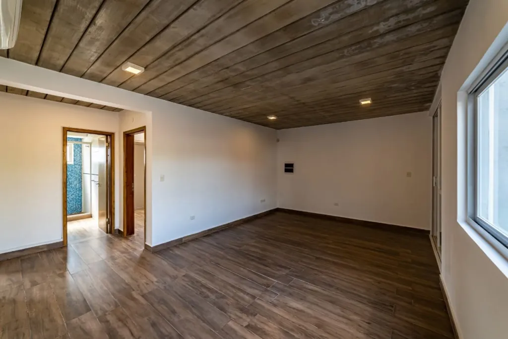 HERRERA – SAN CRISTÓBAL: ELEGANTE TRIPLEX, 262M2, UN BELLEZA!! – 280.000 USD. — foto 3