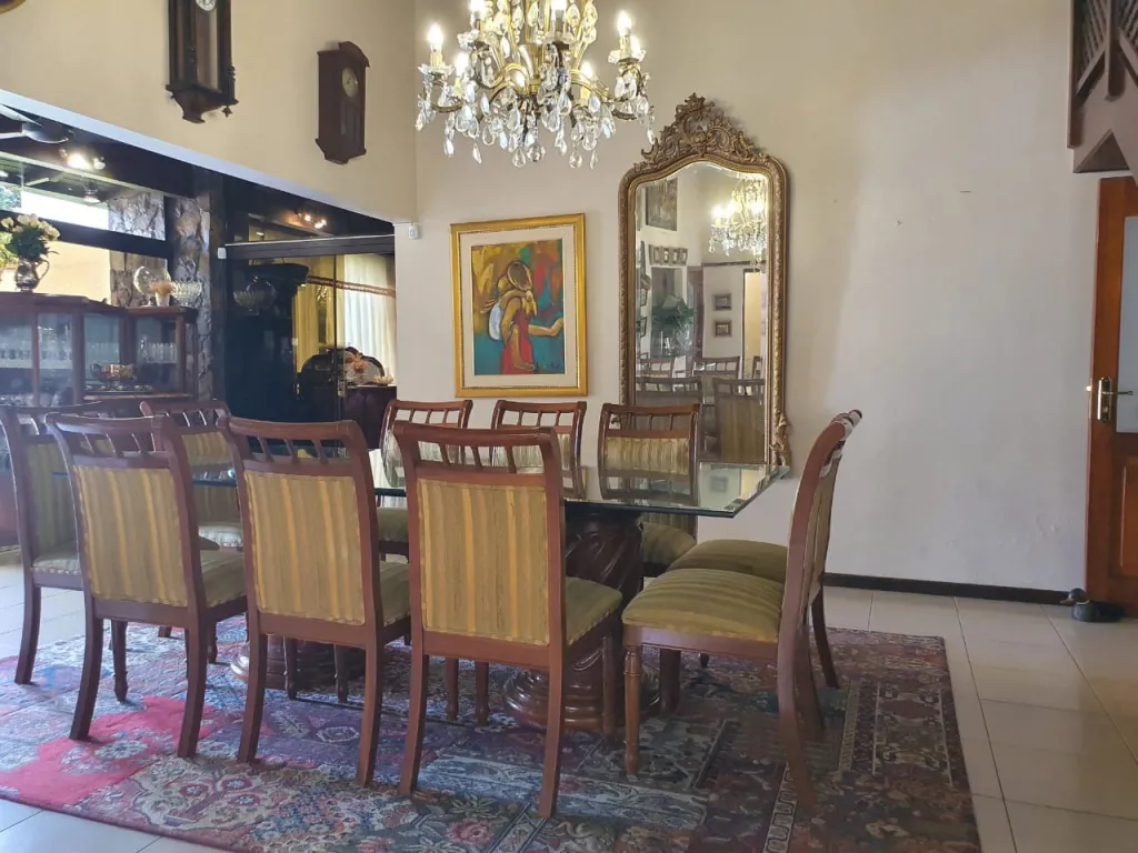 BO HERRERA – SAN CRISTÓBAL: ELEGANTE RESIDENCIA, UBICACIÓN IDEAL, 450M2, 3 SUITES, JARDÍN. — foto 2