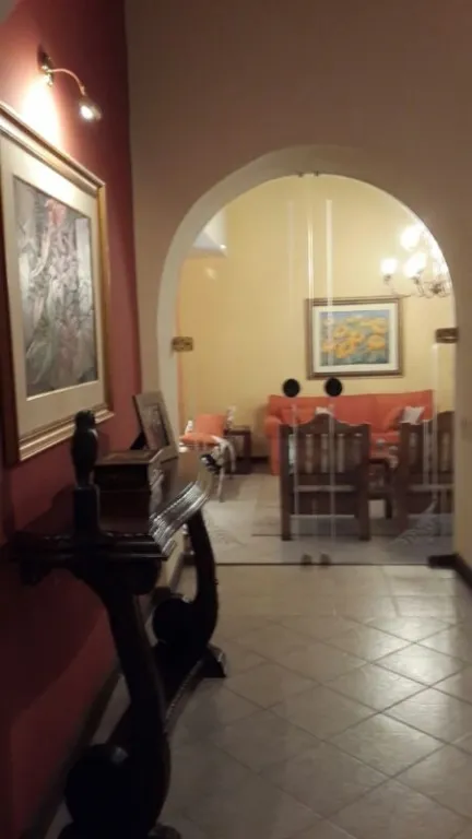 BO MBURUCUYA – CPJ: 415M2 – ELEGANTE RESIDENCIA, POSESIÓN INMEDIATA, 3 DORMITORIOS, JARDÍN — foto 3