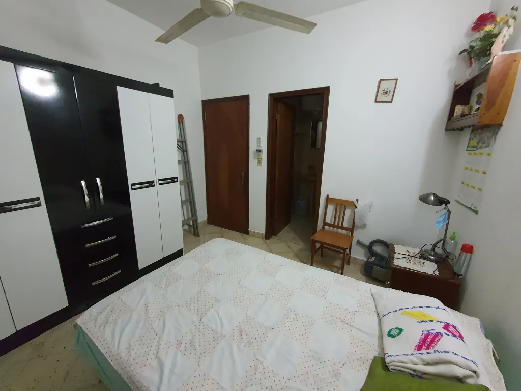 VENDO AMPLIA CASA EN BARRIO JARA — foto 2
