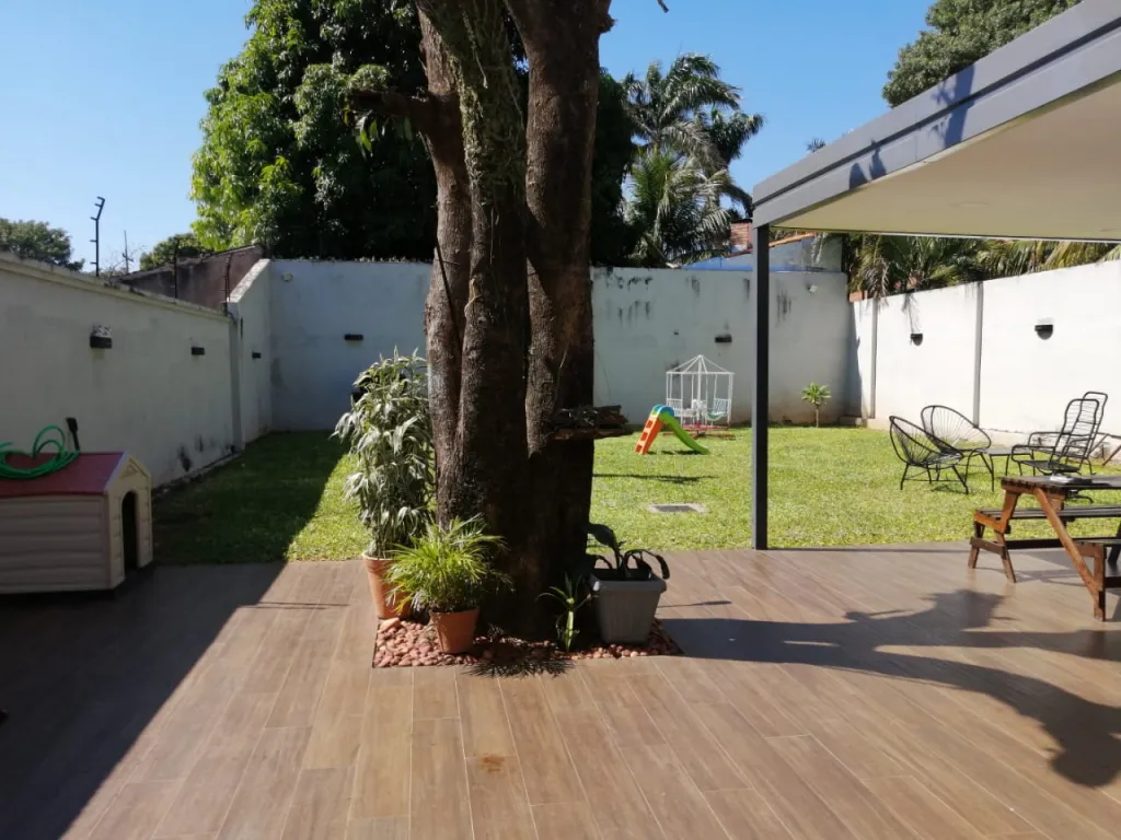 VENDO CASA MINIMALISTA EN CUARTO BARRIO-LUQUE 230,000 USD — foto 3