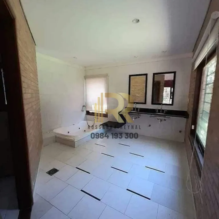 VENDO LINDA Y AMPLIA CASA EN SURUBI’I CON 2.500 M2 DE TERRENO!!⁣ — foto 3