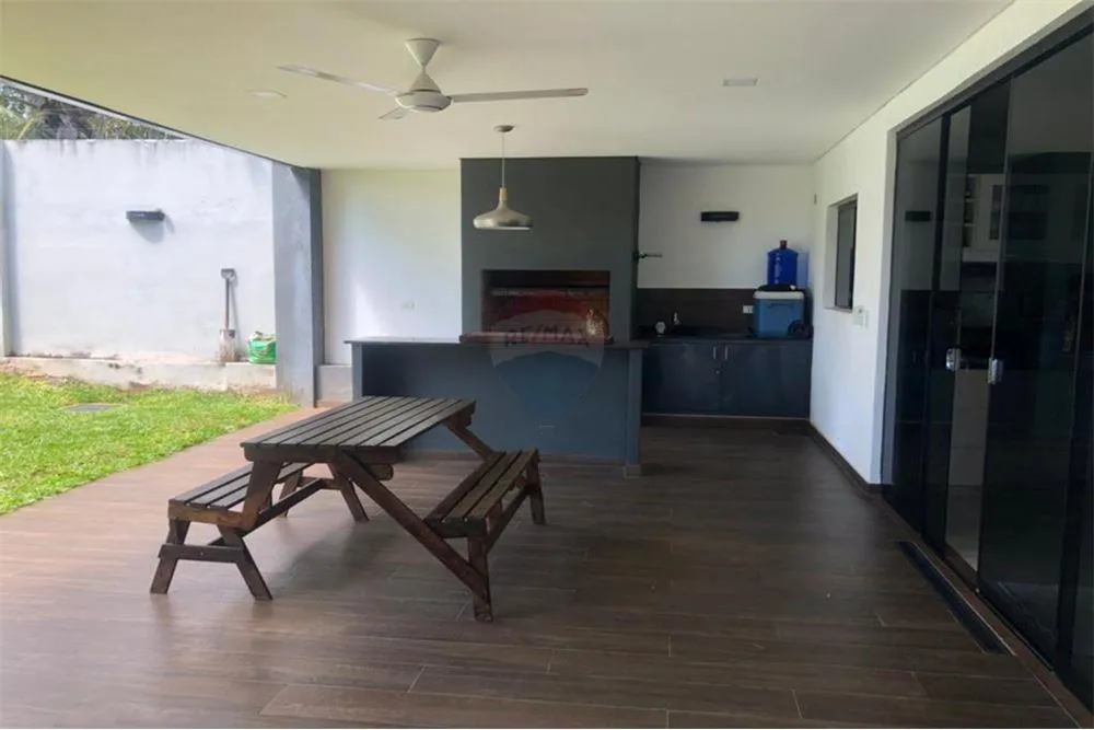 VENDO CASA MINIMALISTA EN CUARTO BARRIO-LUQUE — foto 3