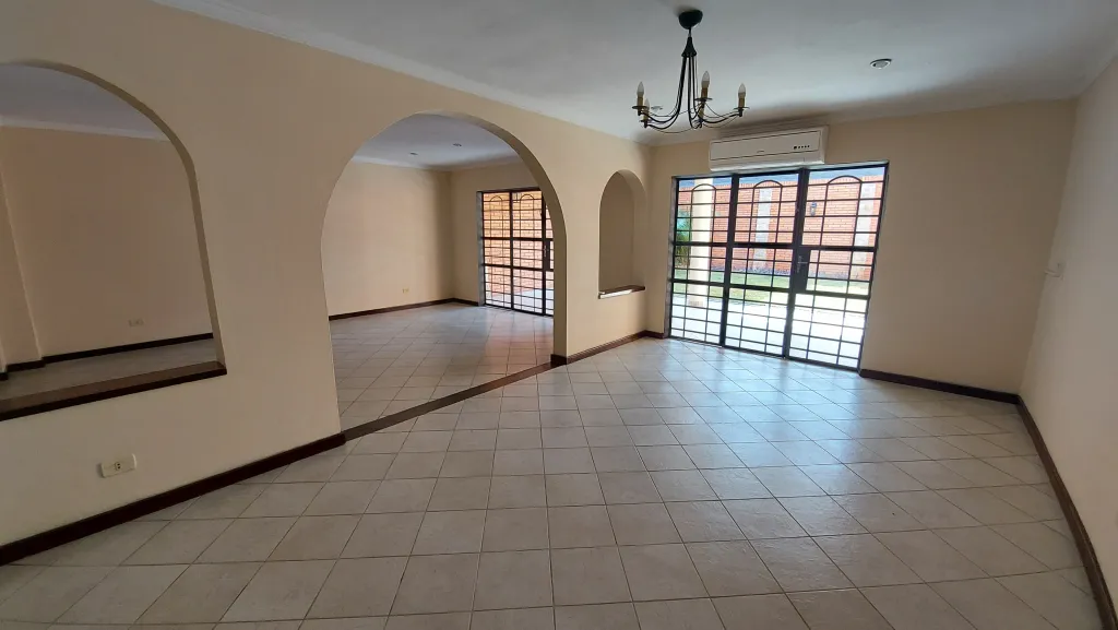 SE ALQUILA CASA ZONA EMBAJADA BRASILERA — foto 2