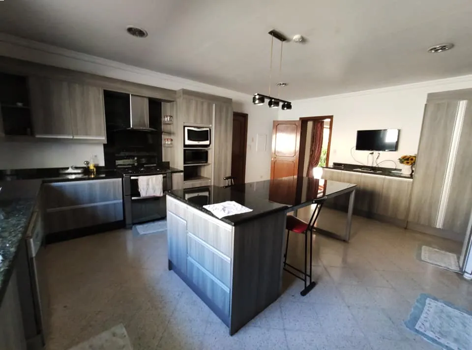 Vendo Lujosa Mansion en Villa Morra — foto 2