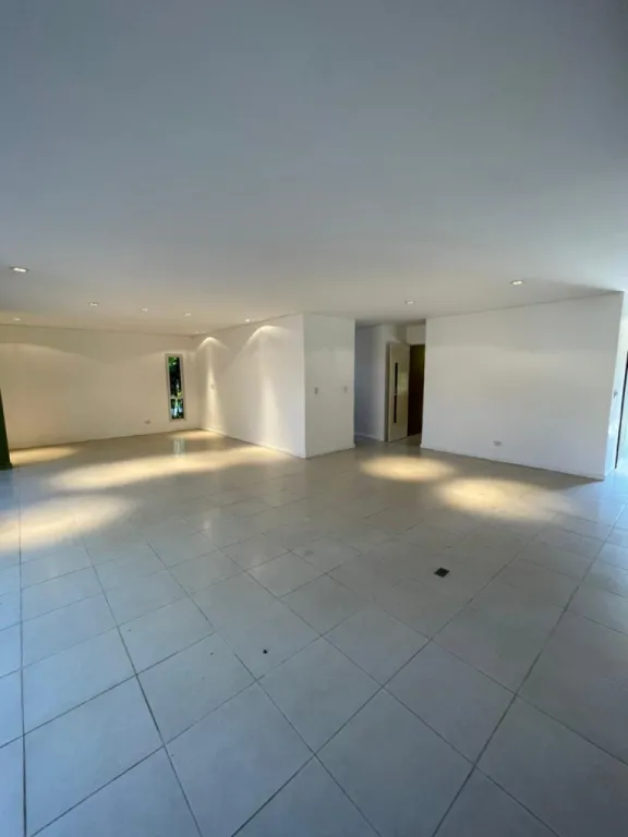 EN VENTA HERMOSA RESIDENCIA NRO 19 EN BARRIO BOTÁNICA 5 — foto 3