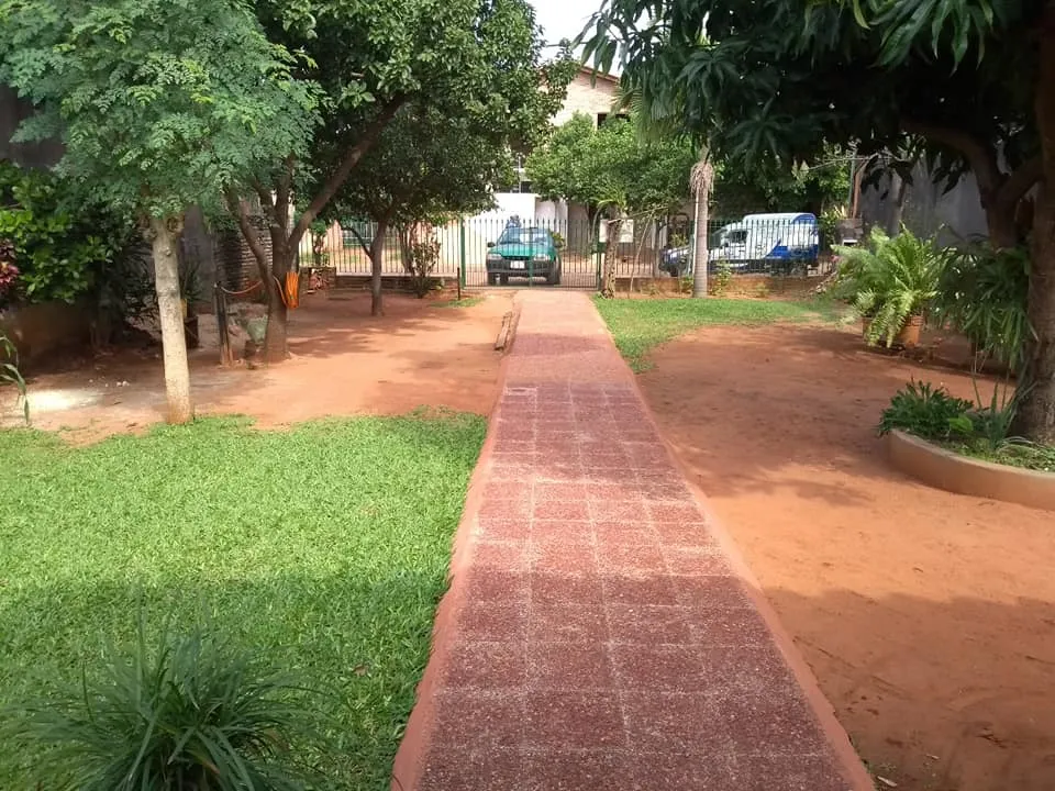 VENDO CASA EN LUQUE CENTRO. cod 1365 — foto 2