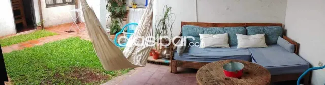 VENDO CASA CON 2 SALONES COMERCIALES. — foto 2