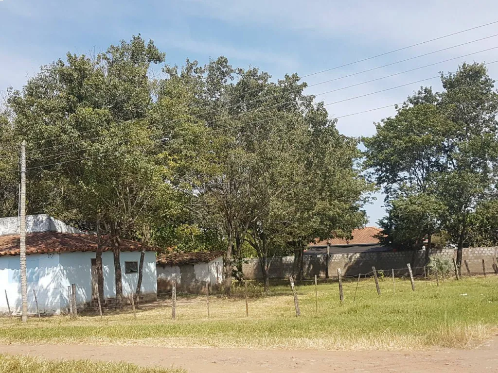 Vendo amplio terreno con construcción en Villa Hayes — foto 2