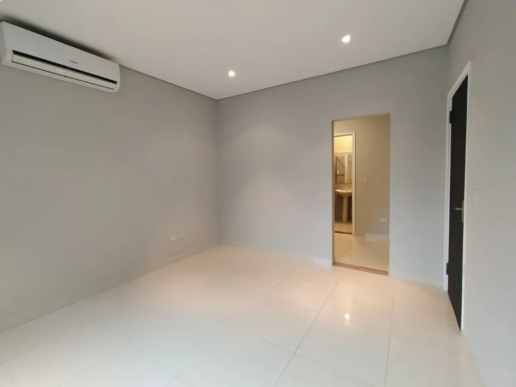 FINO DUPLEX CON PISCINA EN LAMBARE — foto 3