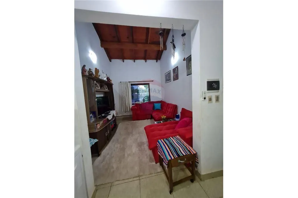 Vendo casa en el barrio Carmelitas de Encarnación: 2 habitaciones y un baño — foto 3