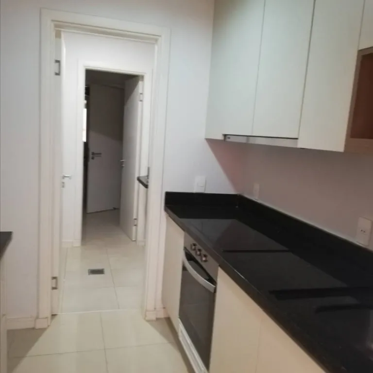 Se alquila departamento de 2 dormitorios moderno sobre Av España casi perú — foto 2