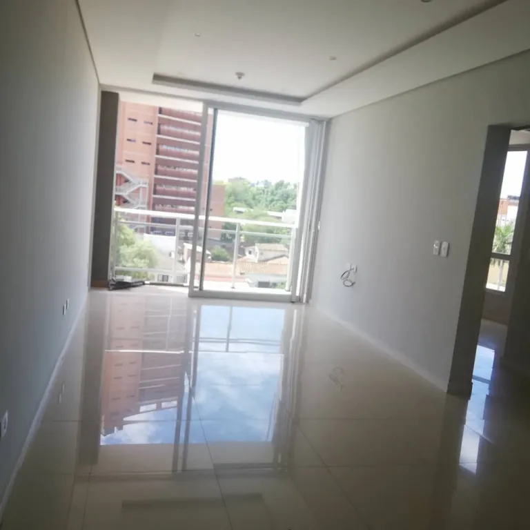 Se alquila departamento de 3 dormitorios con piscina en av España y eoru — foto 3