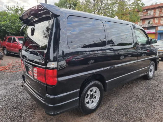 Toyota Hiace 2001 — foto 3