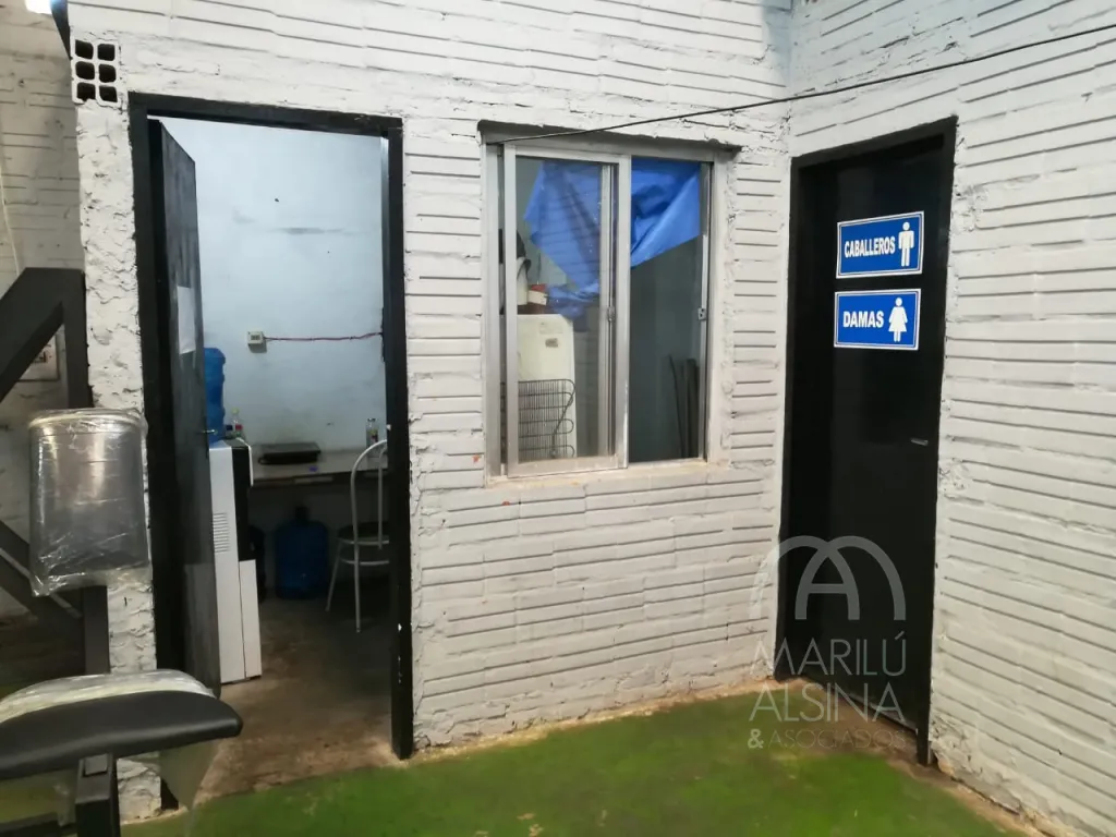 DEPOSITO EN VENTA CON 2 SALONES EXCELENTE UBICACION EN VILLA ELISA — foto 2