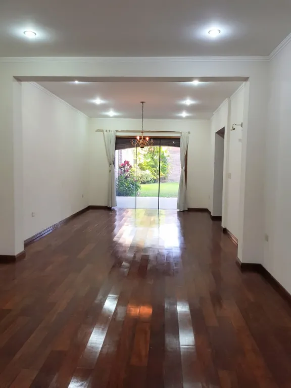 VENDO HERMOSA RESIDENCIA ZONA VILLA MORRA 480,000 USD — foto 3