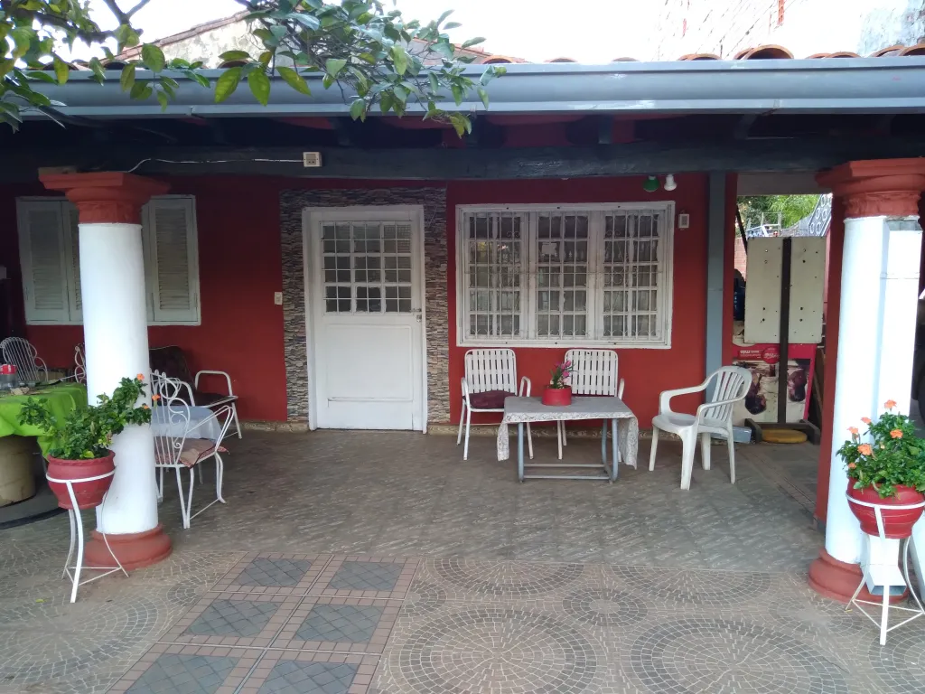 Vendo casa 2 plantas zona Shopping Mariano — foto 2
