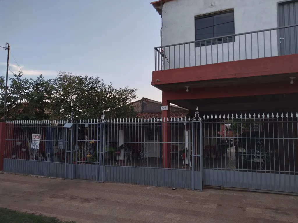 Vendo casa 2 plantas zona Shopping Mariano — foto 3