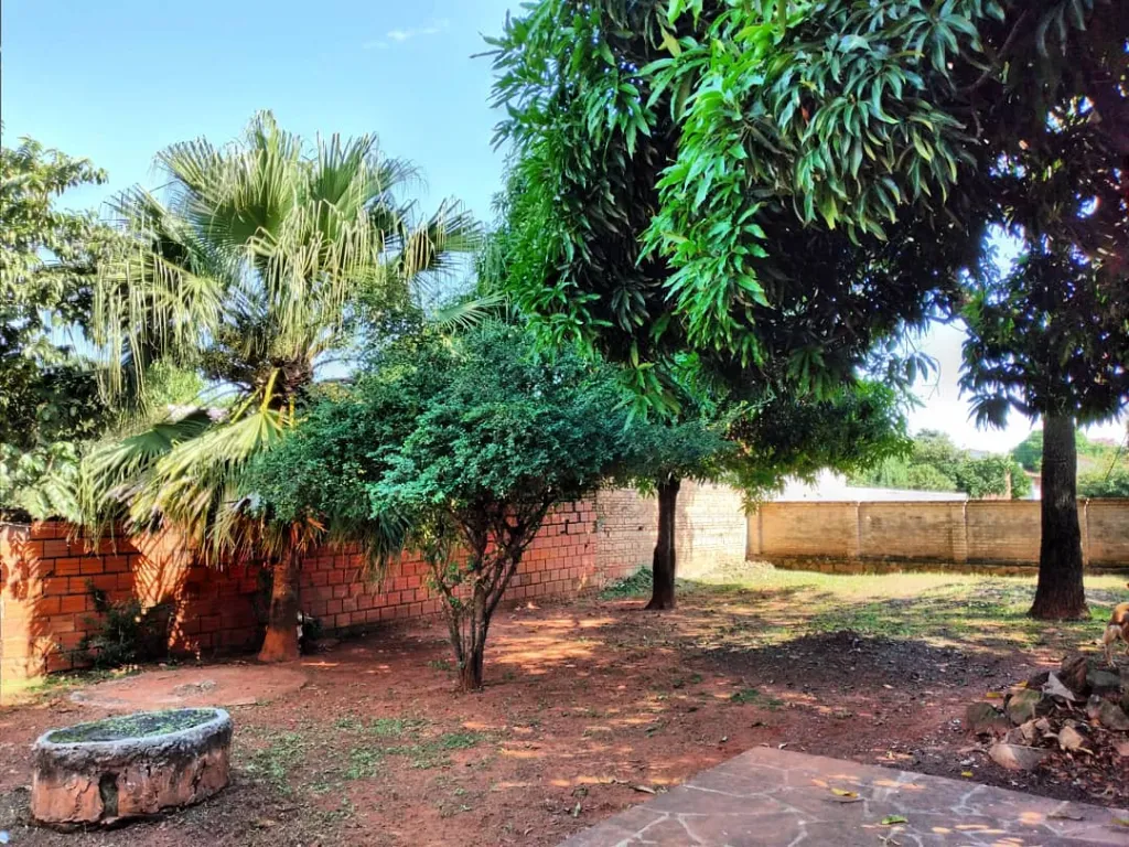 Vendemos hermosa Casa en Luque - Marambure, a cuadras del Palacio de Justicia! — foto 2
