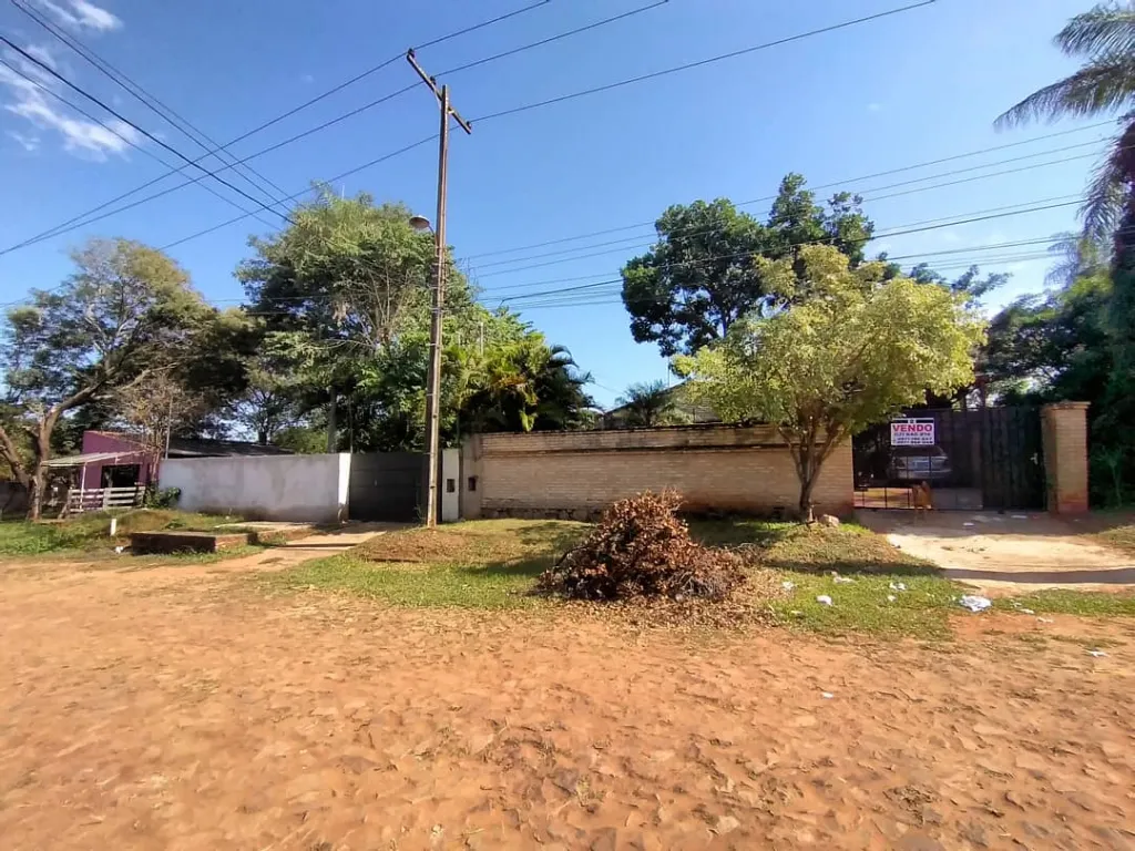 Vendemos hermosa Casa en Luque - Marambure, a cuadras del Palacio de Justicia! — foto 3