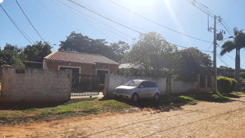 Vendo un terreno en esquina con dos casas en Barrio Las Golondrinas III — foto 2