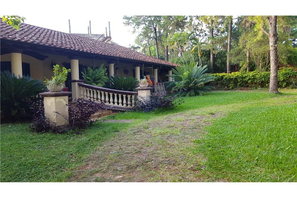terreno de grandes dimensiones en venta en barrio hipodromo — foto 2