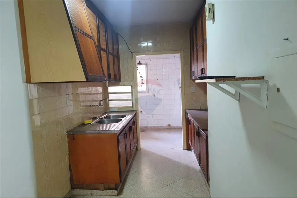 HERMOSO DPTO EN EL EDIF ITALIA, FRENTE A LA PLAZA — foto 2