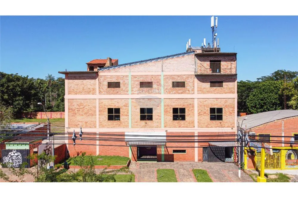 SE VENDE AMPLIO E IMPONENTE TINGLADO — foto 2
