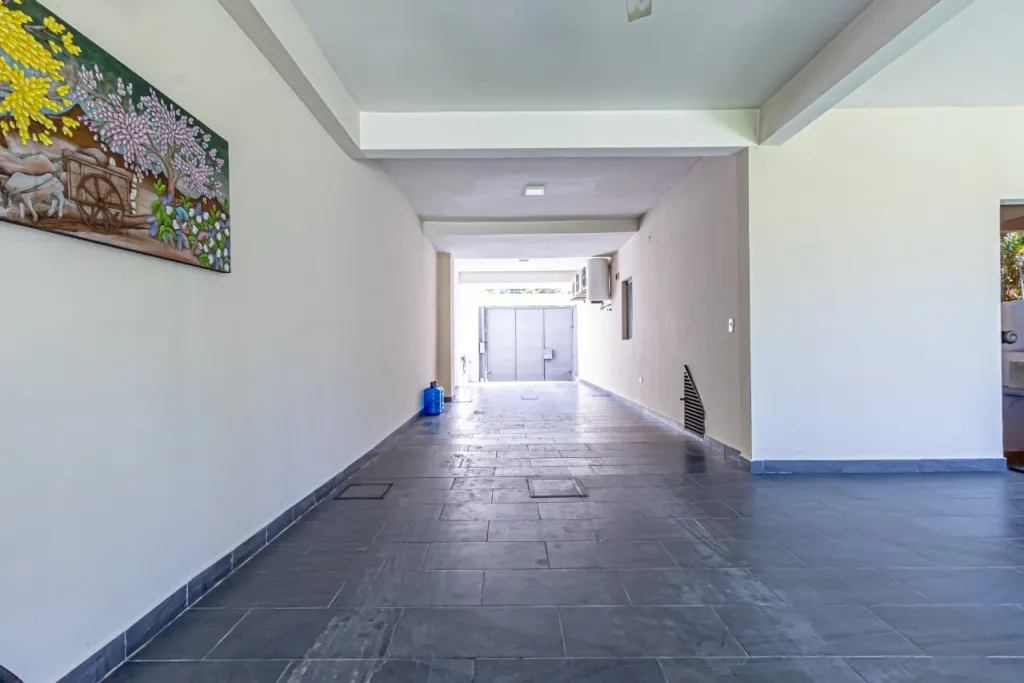 VENDO HERMOSA RESIDENCIA EN BARRIO MBURUCUAYA — foto 3