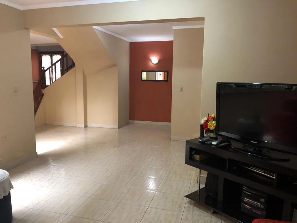 Vendo amplia casa en Lambaré, zona Villa Policial!! — foto 2