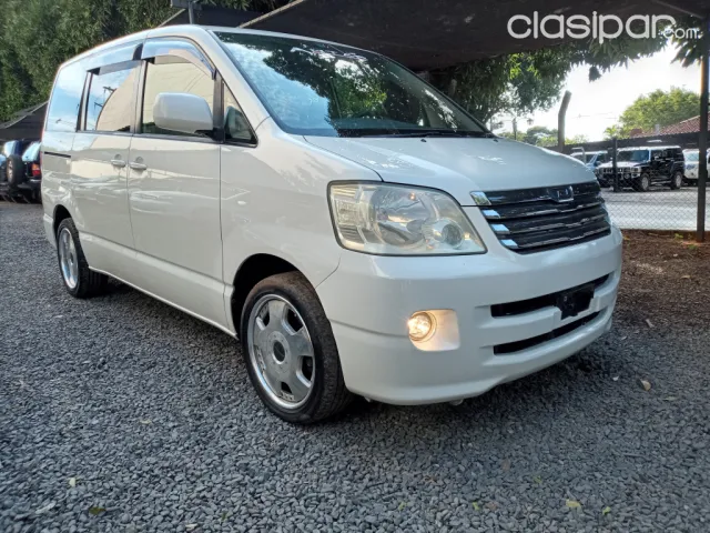 Toyota Noah 2003 - foto 2